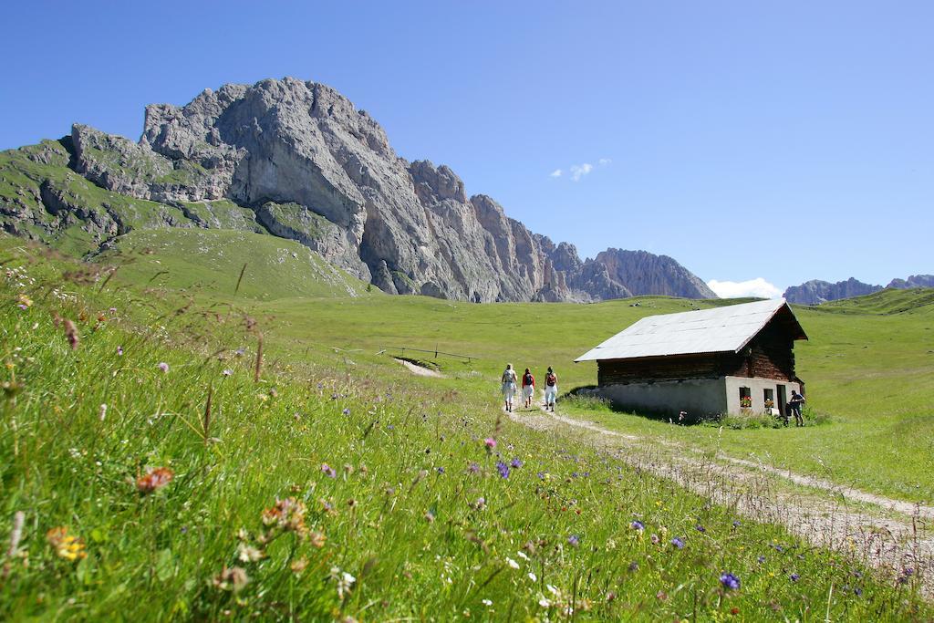 Apartments La Baita Santa Cristina Val Gardena Exteriör bild