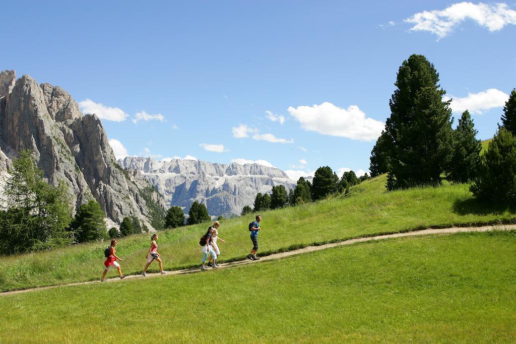 Apartments La Baita Santa Cristina Val Gardena Exteriör bild