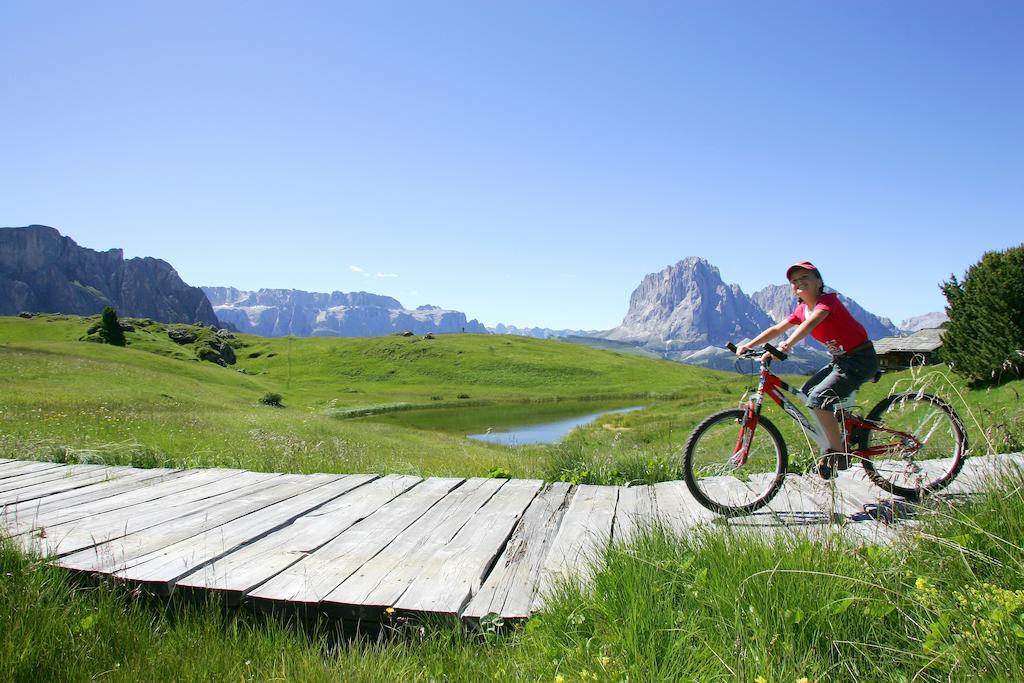 Apartments La Baita Santa Cristina Val Gardena Exteriör bild